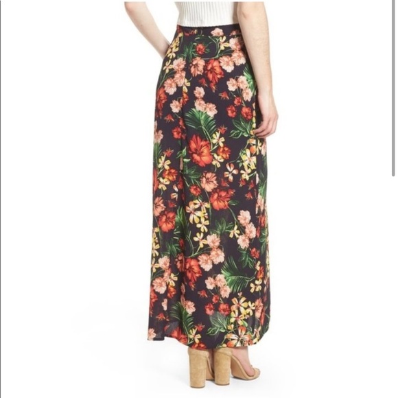 Lush Hawaiian floral side slit skirt - Picture 2 of 8